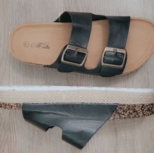 Womens sandals / heels